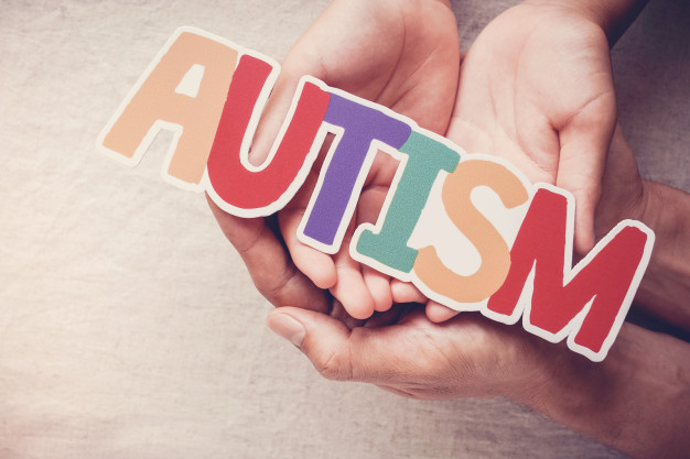 اختلال اوتیسم در چه سنی قابل تشخيص است؟
